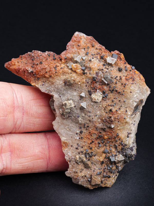 Scheelit, fluorit, křemen