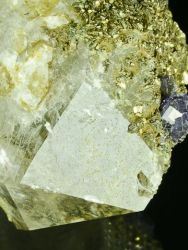 Fluorit, křišťál, pyrit